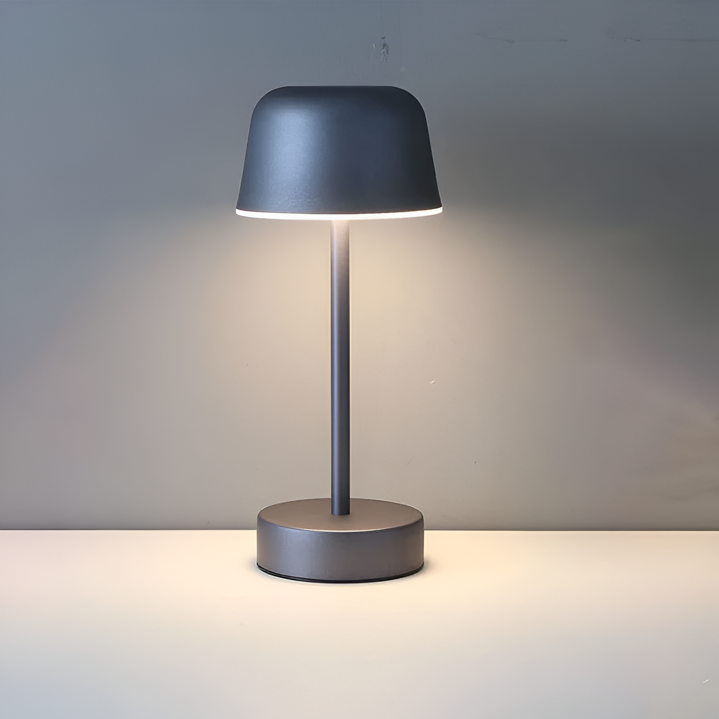 LuminousNook | Wireless Retro Table Lamp with Color Options