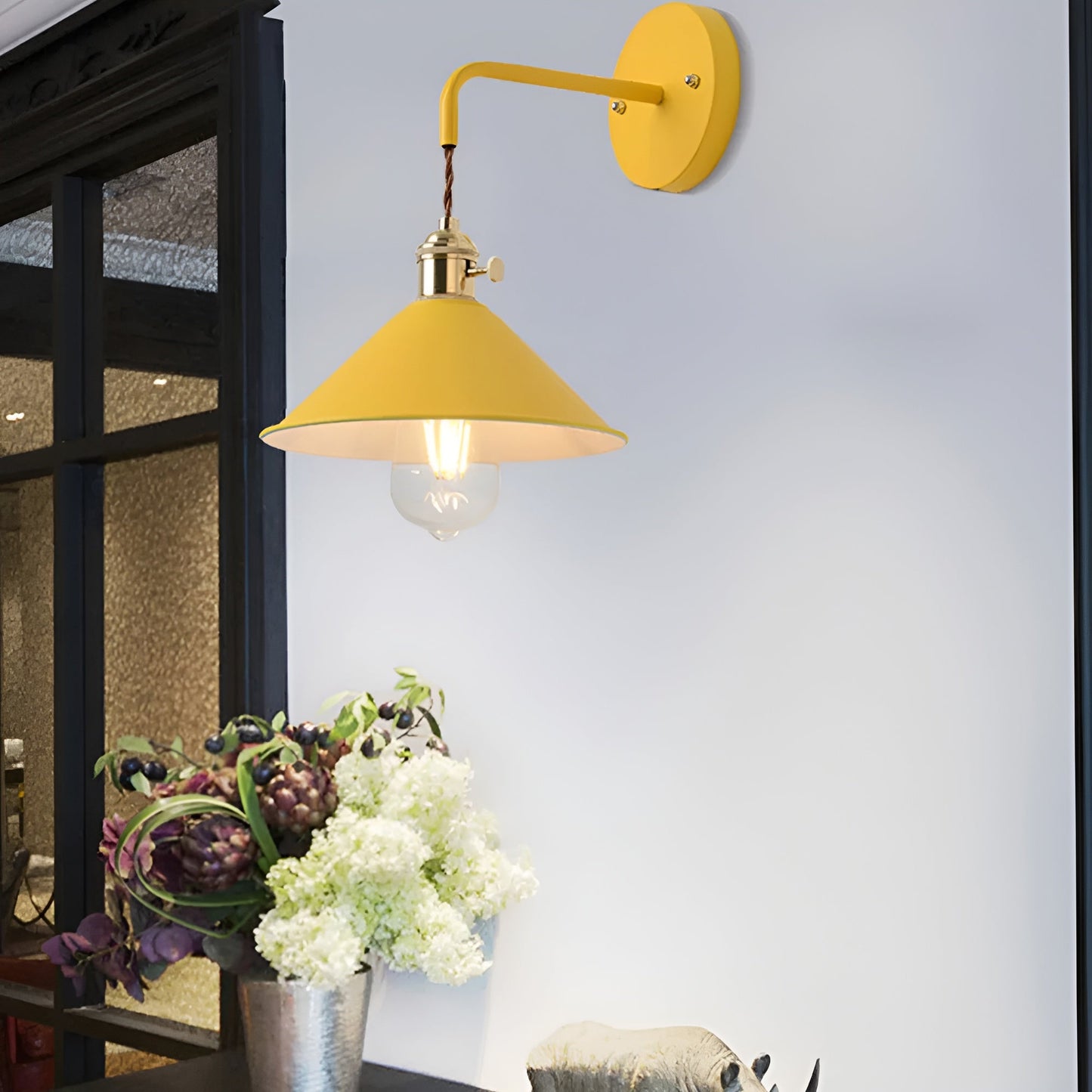 VintageGlow | Retro Wall Light Fixture for Stylish Illumination