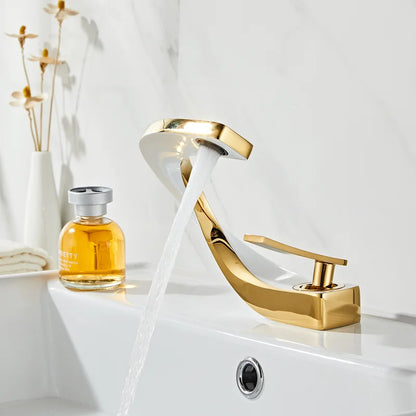 LuxeFlow | Premium Bathroom Faucet for Modern Elegance