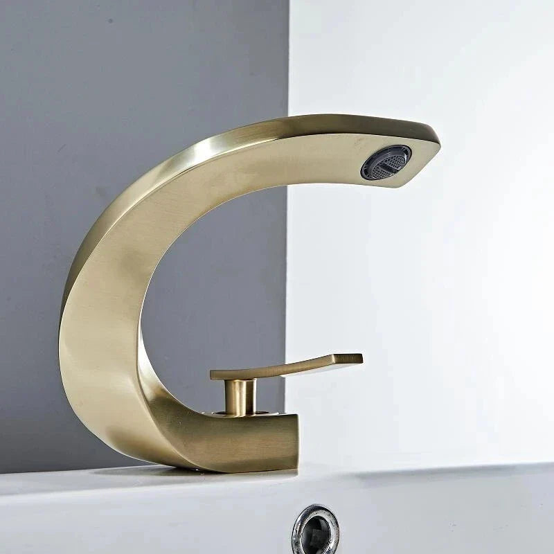 LuxeFlow | Premium Bathroom Faucet for Modern Elegance